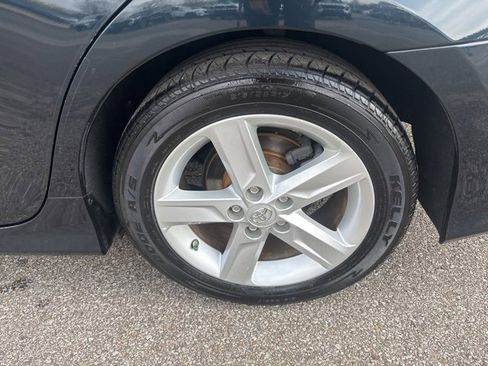 Used 2014 Toyota Camry SE image 21