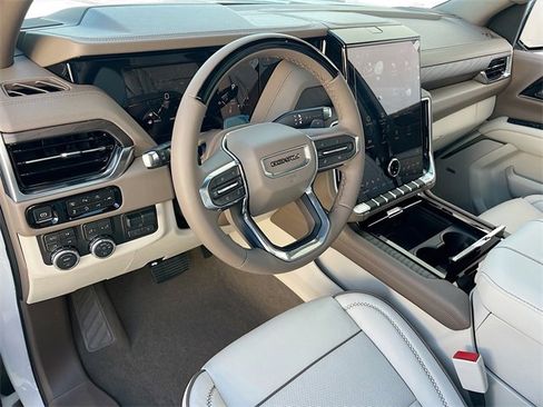 New 2026 GMC Yukon Denali w/ Denali Reserve Package image 6