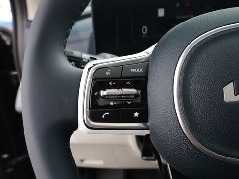 New 2026 Kia Carnival SX FWD image 18