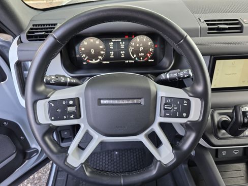 Certified 2024 Land Rover Defender 110 SE AWD/4WD image 17