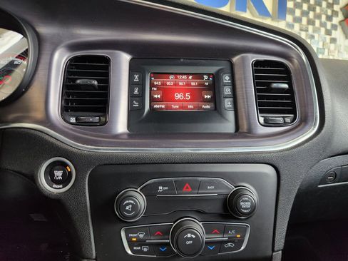 Used 2016 Dodge Charger SE w/ Blacktop Package image 8