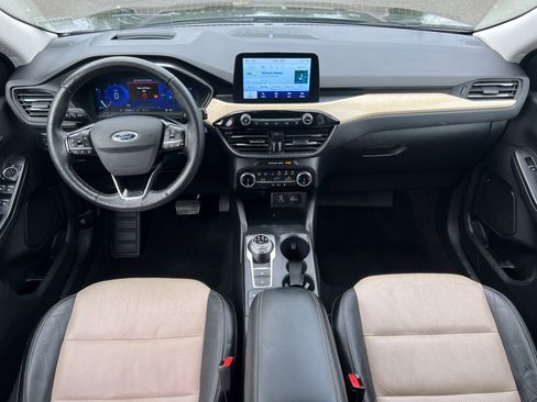 Used 2022 Ford Escape Titanium w/ Titanium Elite Package image 16