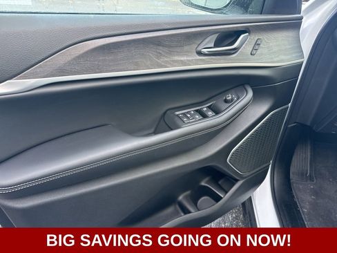 New 2025 Jeep Grand Cherokee L Limited w/ Luxury Tech Group II image 19