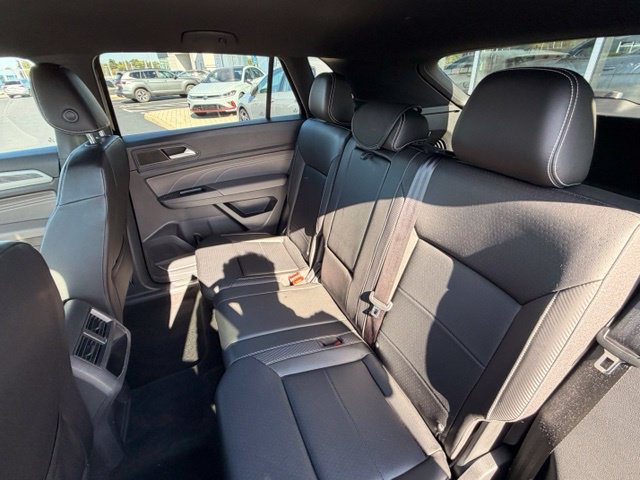 Certified 2021 Volkswagen Atlas Cross Sport SE FWD image 9