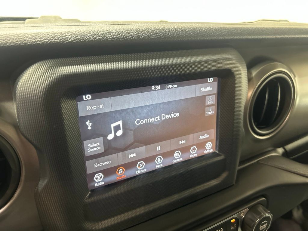 Used 2021 Jeep Gladiator Sport AWD/4WD image 17