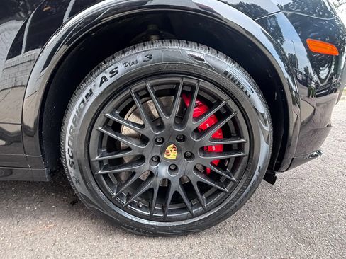 Used 2016 Porsche Cayenne GTS AWD/4WD image 32