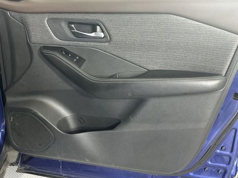 Used 2022 Nissan Rogue SV image 31