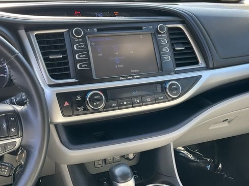 Used 2018 Toyota Highlander Plus image 48