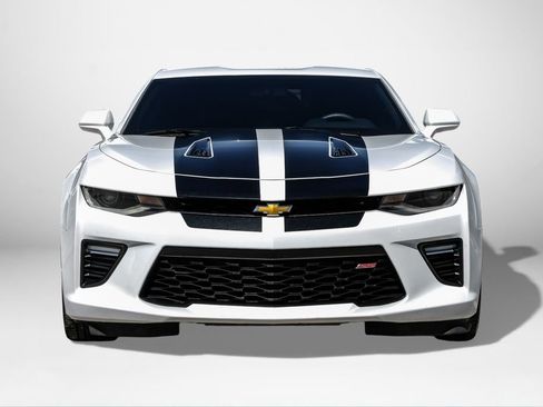 Used 2016 Chevrolet Camaro SS image 3