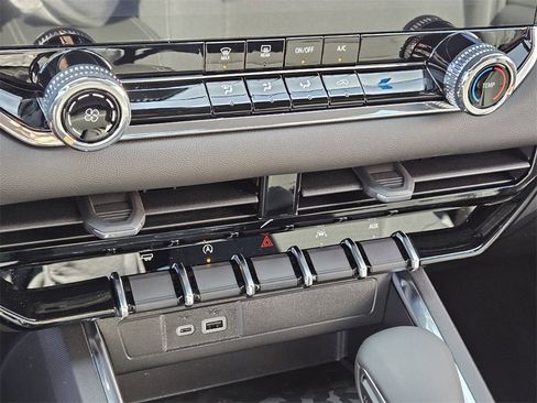 New 2026 GMC Canyon Elevation image 21