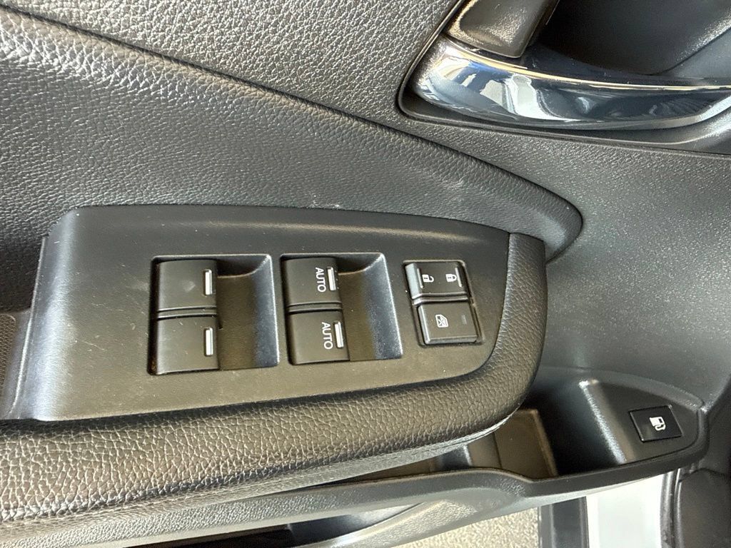 Used 2021 Honda Pilot EX image 23