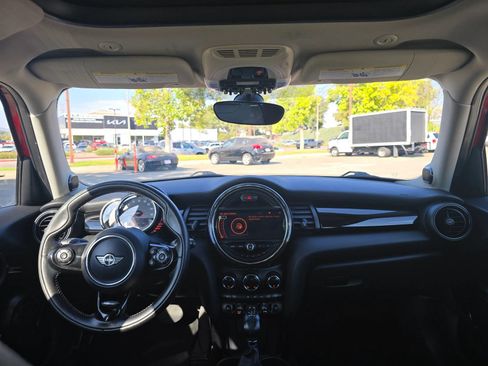 Used 2016 MINI Cooper 4-Door Hardtop FWD image 14