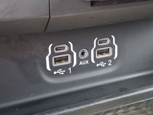 Used 2024 RAM 1500 Laramie AWD/4WD image 28