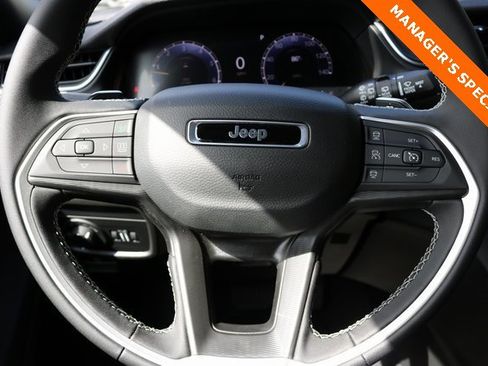 New 2025 Jeep Grand Cherokee Laredo w/ Trailer Tow Package image 19