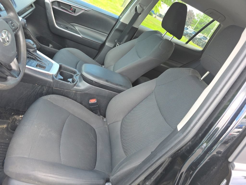 Used 2020 Toyota RAV4 LE w/ All Weather Liner Package AWD/4WD image 11