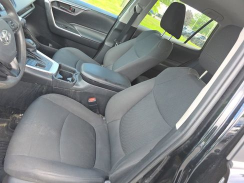 Used 2020 Toyota RAV4 LE w/ All Weather Liner Package AWD/4WD image 11