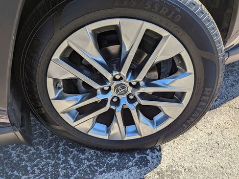 Used 2019 Toyota RAV4 Limited w/ Advanced Technology Package image 31