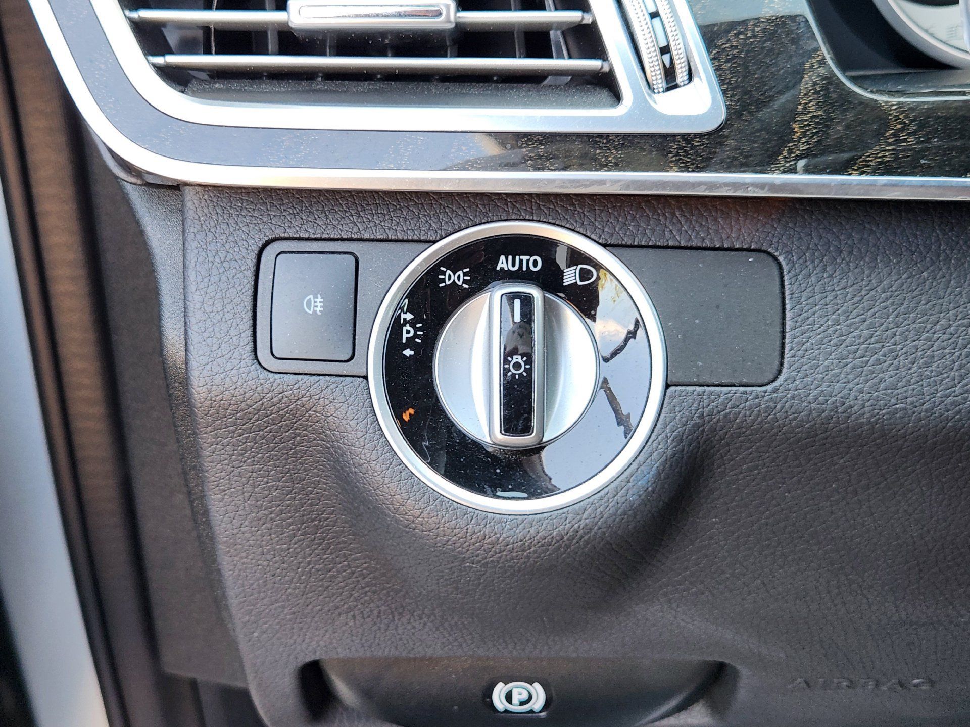 Used 2016 Mercedes-Benz E 350 Sedan image 23