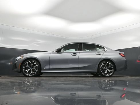 Certified 2026 BMW 330i Sedan RWD image 35