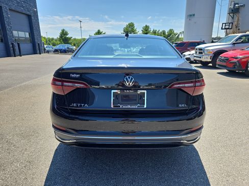 Used 2023 Volkswagen Jetta SEL FWD image 12