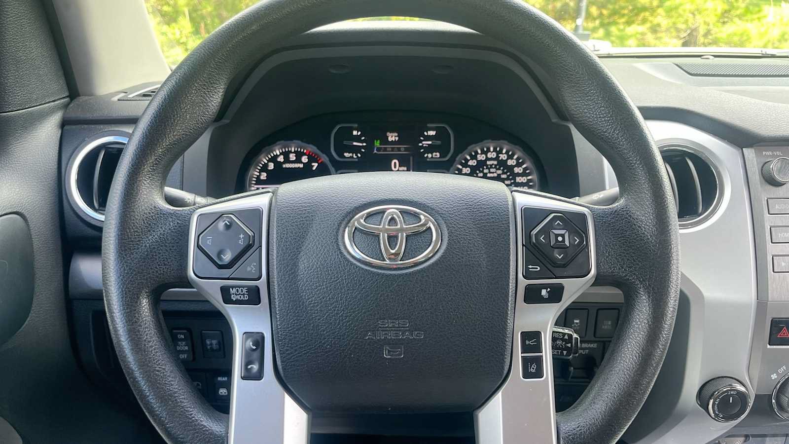 Used 2018 Toyota Tundra SR5 w/ SR5 Upgrade Package AWD/4WD image 35