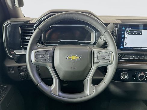 Used 2023 Chevrolet Silverado 1500 LT AWD/4WD image 18