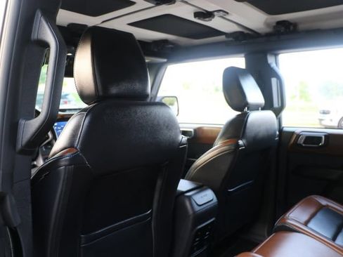 Used 2024 Ford Bronco Outer Banks w/ Sasquatch Package AWD/4WD image 17