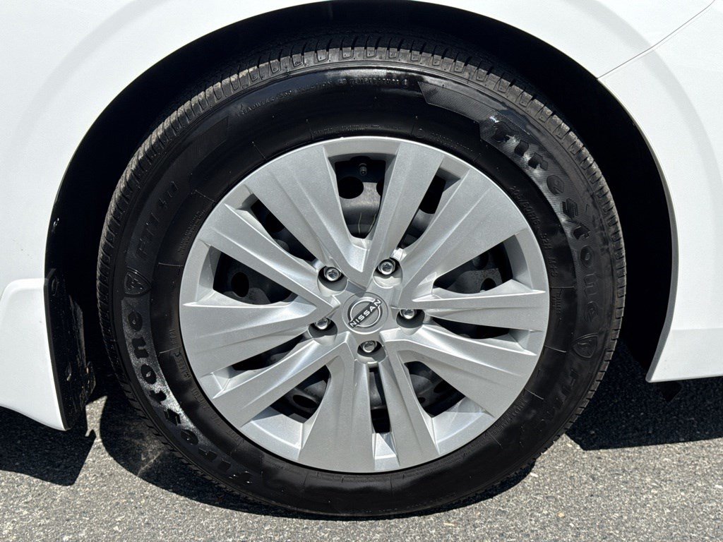 Used 2025 Nissan Sentra S FWD image 9