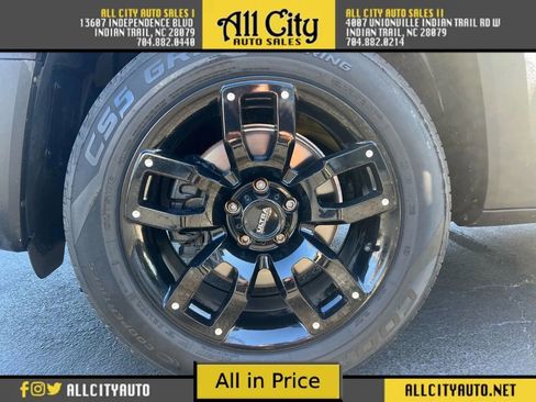 Used 2015 Jeep Renegade Latitude w/ Popular Equipment Group image 9