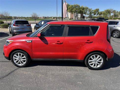 Used 2017 Kia Soul + FWD image 8