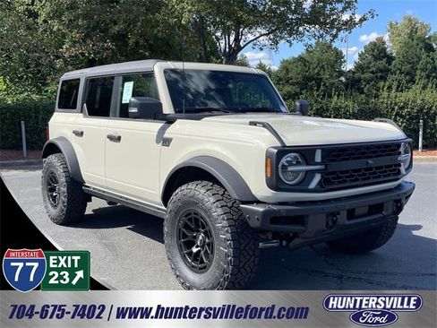 New 2025 Ford Bronco Badlands image 1