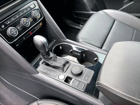 Used 2023 Volkswagen Atlas Cross Sport SEL image 17