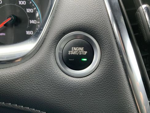 Used 2023 Chevrolet Traverse LT image 34