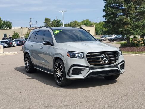 Used 2024 Mercedes-Benz GLS 580 4MATIC image 7