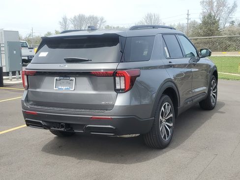 New 2026 Ford Explorer ST-Line AWD/4WD image 4