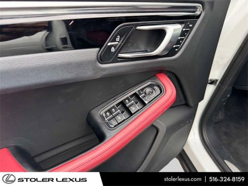 Used 2023 Porsche Macan S image 21
