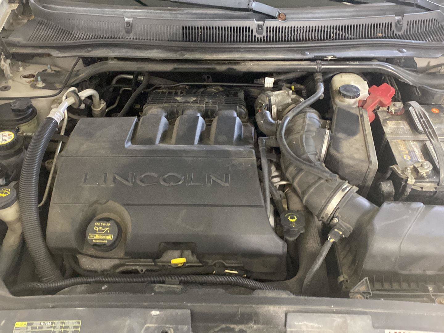 Used 2009 Lincoln MKS AWD image 39