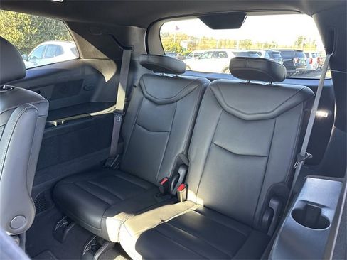 Used 2025 Cadillac XT6 Premium Luxury image 12