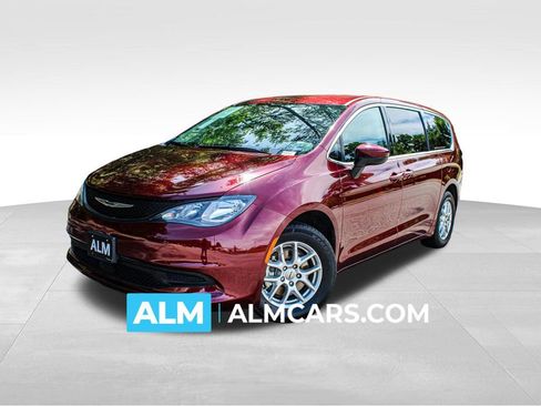 Used 2023 Chrysler Voyager LX FWD image 1