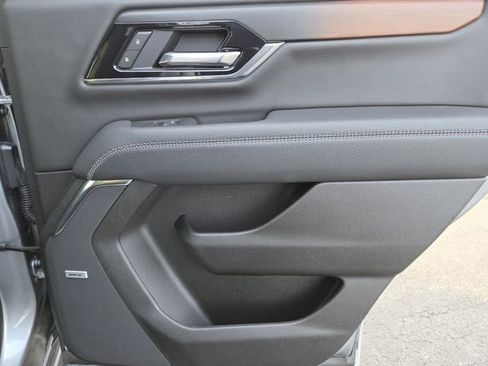 Used 2025 GMC Yukon Denali image 30