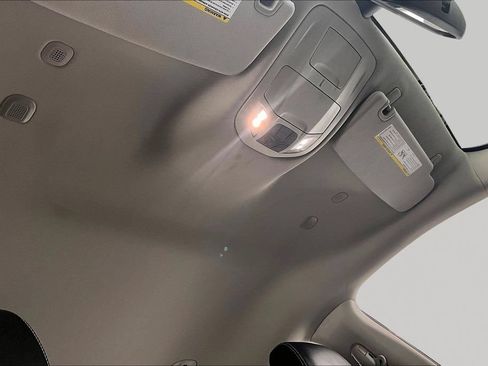 Used 2024 Chrysler Pacifica Touring-L FWD image 22