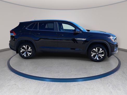 New 2026 Volkswagen Atlas Cross Sport SE FWD image 4