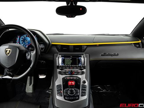 Used 2018 Lamborghini Aventador S AWD/4WD image 28