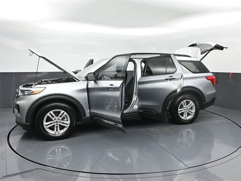 Certified 2024 Ford Explorer XLT RWD image 49