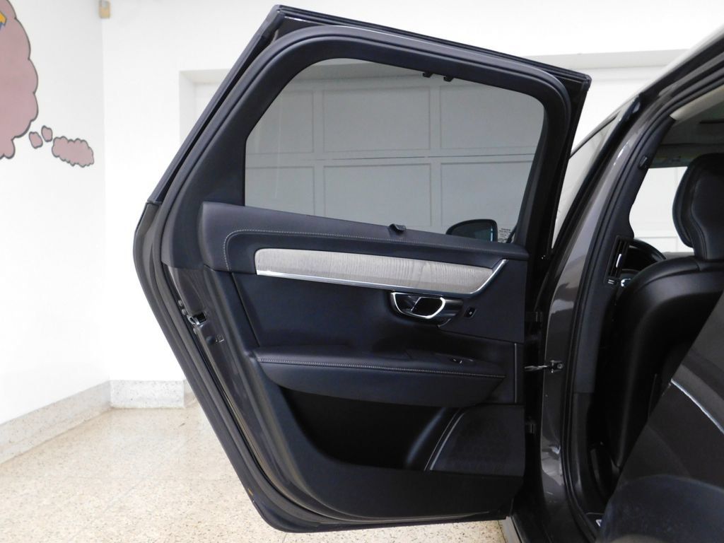 Used 2022 Volvo V90 B6 Cross Country AWD/4WD image 49