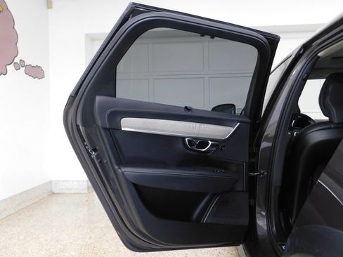 Used 2022 Volvo V90 B6 Cross Country AWD/4WD image 49