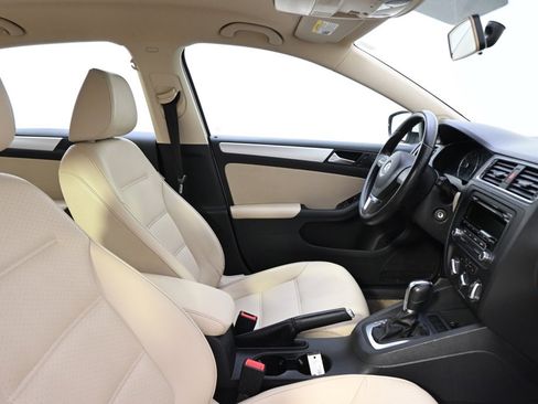 Used 2013 Volkswagen Jetta SE image 14