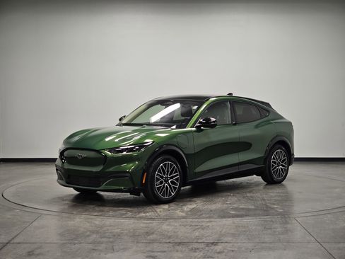 Used 2024 Ford Mustang Mach-E Premium image 4