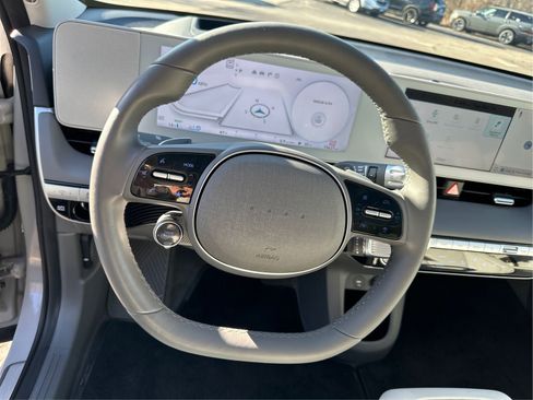 Used 2024 Hyundai Ioniq 5 Limited image 19