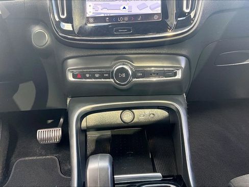 Certified 2023 Volvo C40 P8 Recharge Ultimate image 40